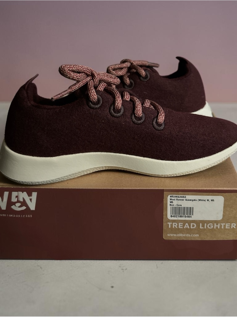 NIB allbirds Women's SZ 5 EU 35 Wool Runner-Up Sneaker in Burgundy